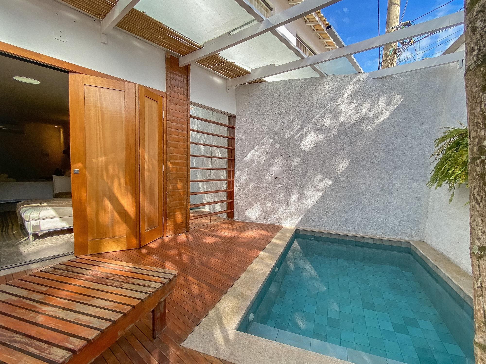 Passagem Concept Hotel E Spa Cabo Frío Exterior foto A private pool at a hotel in Mexico City